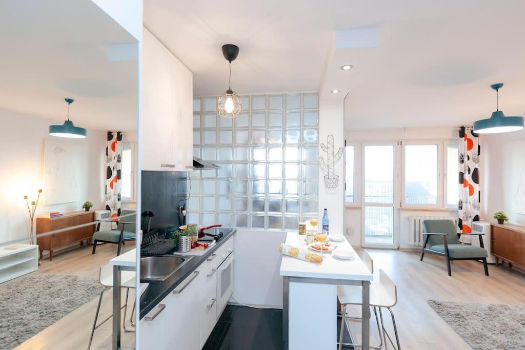 Apartment Wawaview! With An Amazing View! Powisle. *